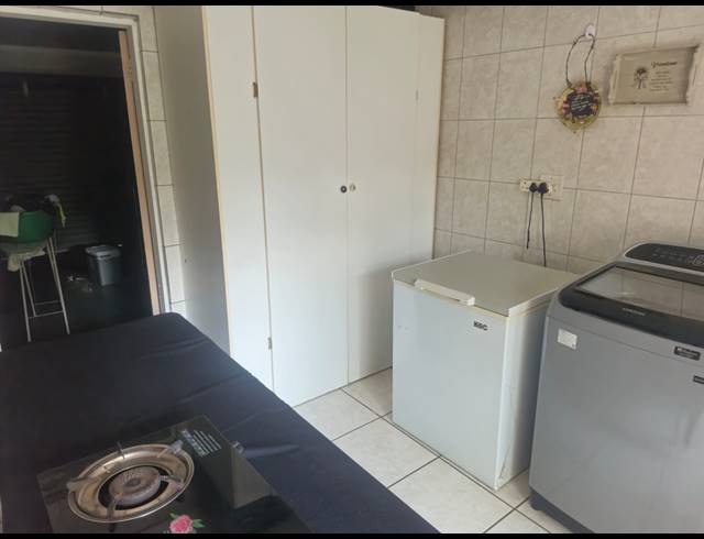 4 BEDROOM TOWNHOUSE FOR SALE IN SAFARI GARDENS
